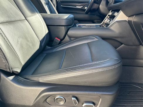 Used 2023 GMC Yukon XL Denali w/ Denali Reserve Package image 14