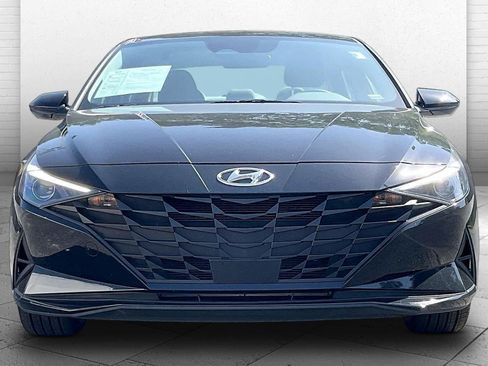 Used 2023 Hyundai Elantra SEL w/ Convenience Package FWD image 2