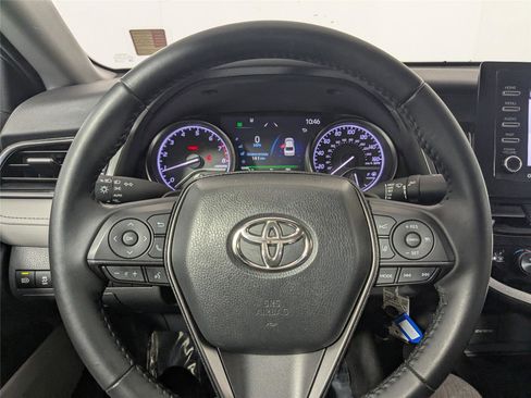 Certified 2022 Toyota Camry SE image 13