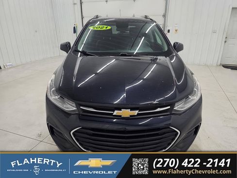 Used 2021 Chevrolet Trax LT w/ LT Convenience Package AWD/4WD image 7