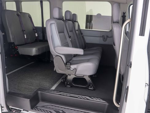 Used 2018 Ford Transit 350 XLT RWD image 17