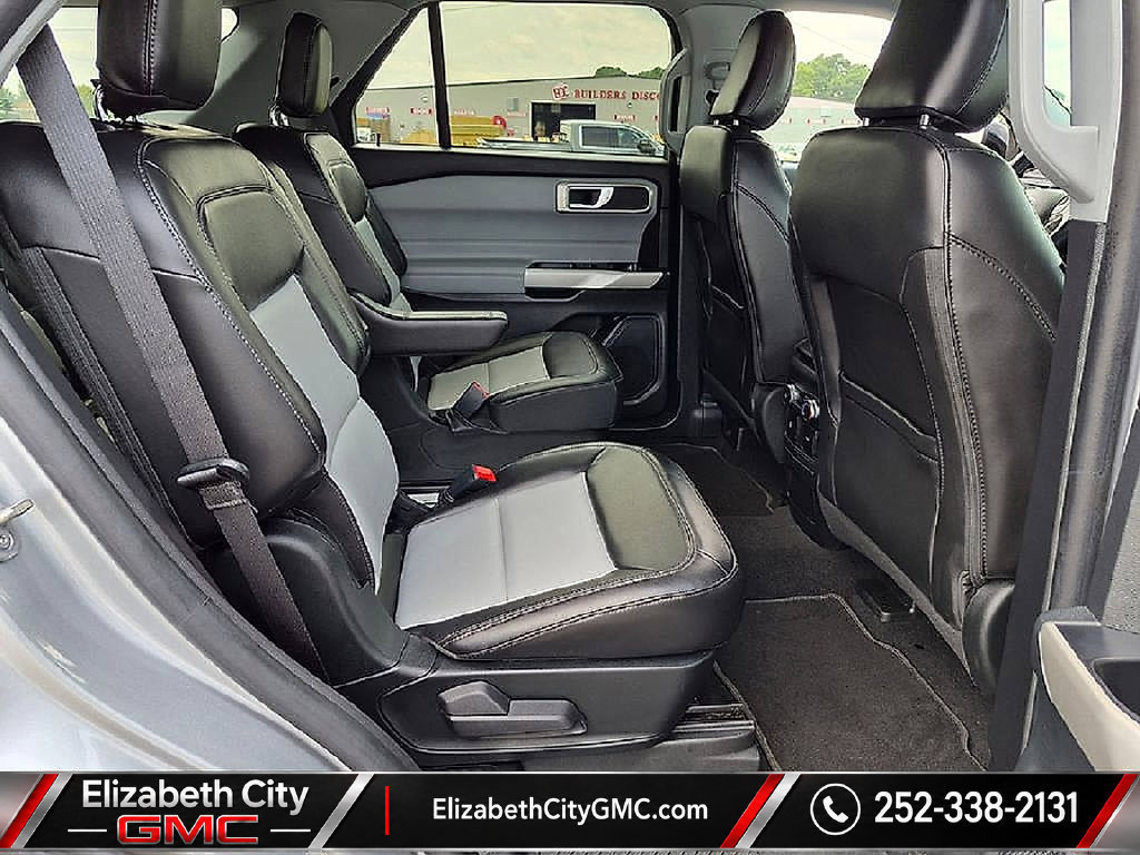 Used 2022 Ford Explorer XLT w/ Equipment Group 202A AWD/4WD image 24