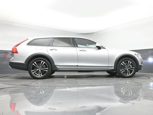 Used 2018 Volvo V90 T5 Cross Country w/ Plus Package AWD/4WD image 17