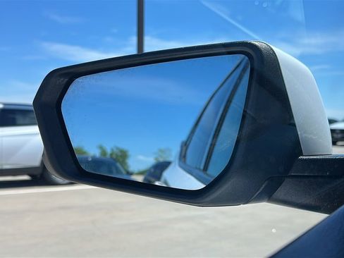 Used 2022 GMC Terrain SLT image 18