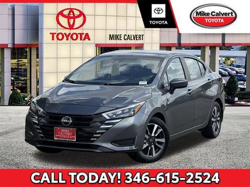 Used 2025 Nissan Versa SV w/ Trunk Package FWD image 1