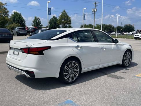 Used 2024 Nissan Altima 2.5 SL FWD image 6
