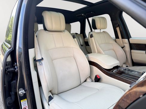 Used 2020 Land Rover Range Rover HSE AWD/4WD image 28