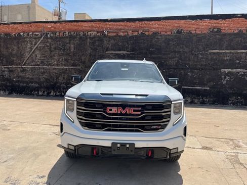 Used 2024 GMC Sierra 1500 AT4 w/ Technology Package AWD/4WD image 8