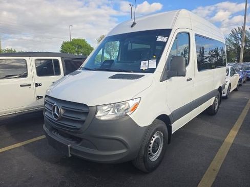 Used 2025 Mercedes-Benz Sprinter 2500 image 3