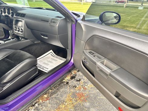 Used 2014 Dodge Challenger R/T image 8