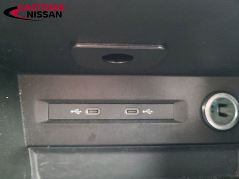 Used 2024 Volkswagen Taos SE image 43