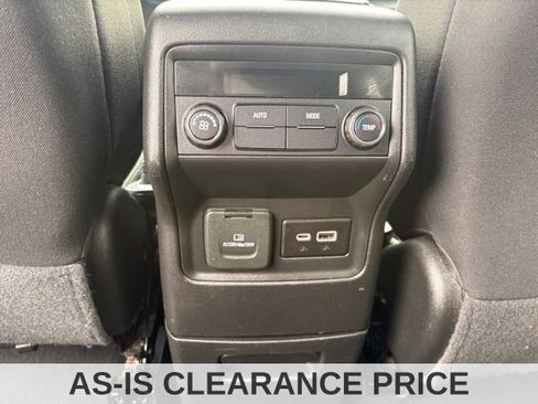 Used 2022 GMC Acadia SLE w/ Driver Convenience Package FWD image 25