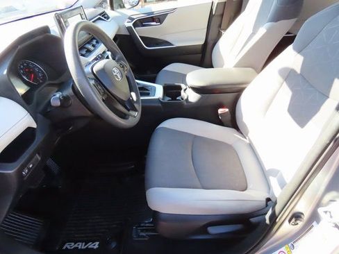 Used 2019 Toyota RAV4 XLE image 37