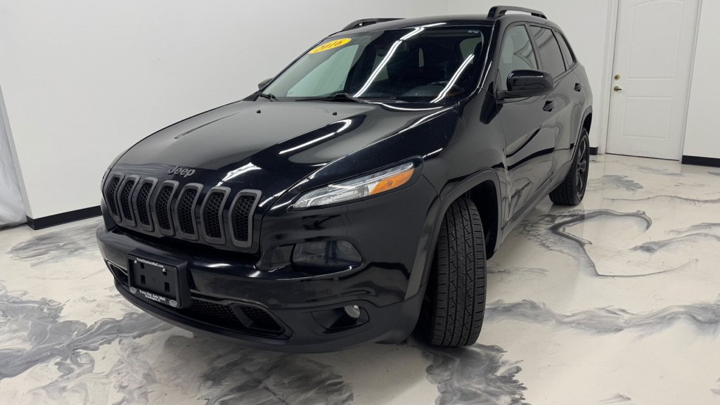 Used 2016 Jeep Cherokee Latitude w/ Cold Weather Group AWD/4WD image 7