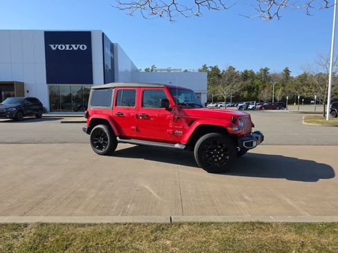 Used 2023 Jeep Wrangler Unlimited Sahara w/ Cold Weather Group AWD/4WD image 2