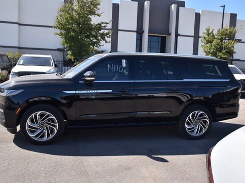 New 2025 Lincoln Navigator L Reserve image 11