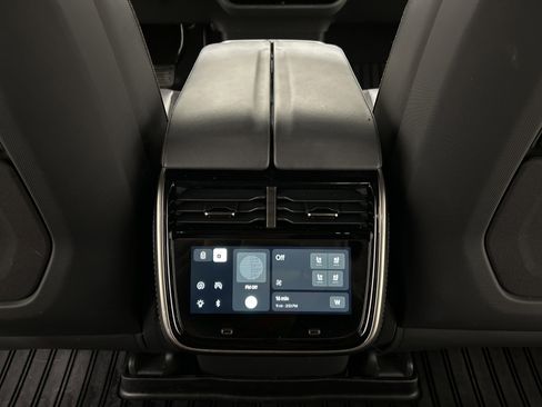 Used 2025 Rivian R1S Adventure image 30