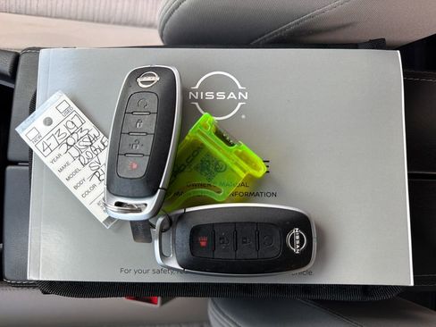 Used 2023 Nissan Rogue SV image 36