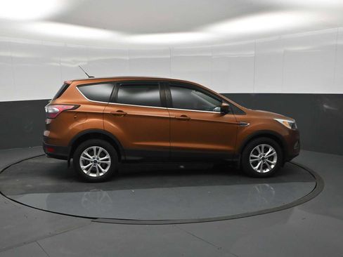 Used 2017 Ford Escape SE AWD/4WD image 9