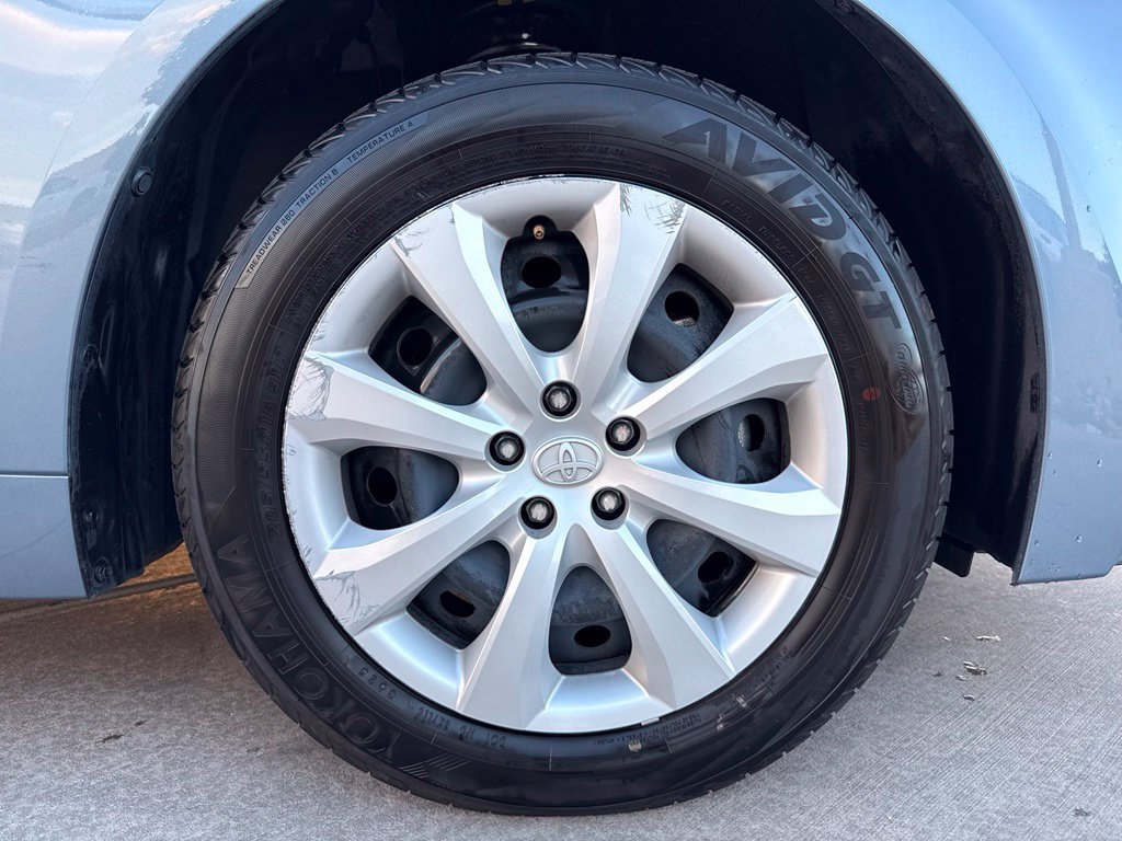 Used 2026 Toyota Corolla LE FWD image 32