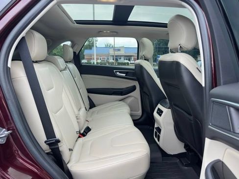 Used 2019 Ford Edge Titanium w/ Cold Weather Package AWD/4WD image 11