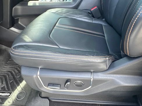 Used 2023 Ford Expedition Platinum AWD/4WD image 17