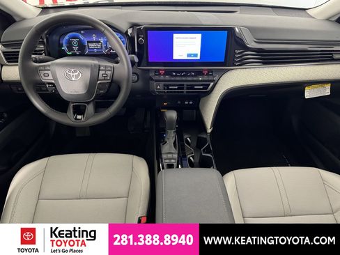 Used 2026 Toyota Camry XLE FWD image 7