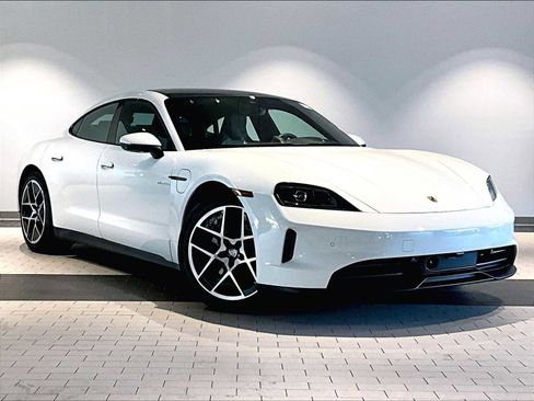 Used 2025 Porsche Taycan image 12