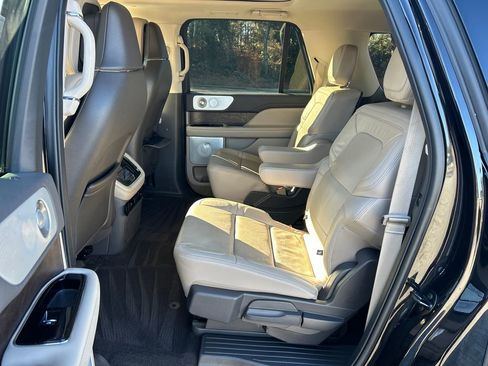Used 2023 Lincoln Navigator L Reserve image 19