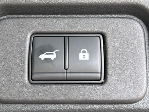 Used 2024 Nissan Rogue SL AWD/4WD image 41