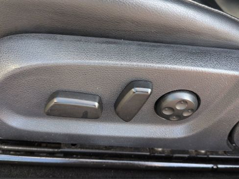 Used 2012 Volkswagen Eos Executive image 17