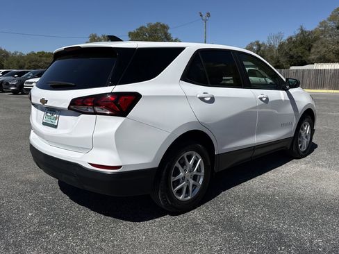 Used 2024 Chevrolet Equinox LS w/ LS Convenience Package FWD image 5