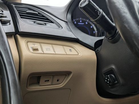 Used 2013 Hyundai Azera w/ Technology Pkg FWD image 30