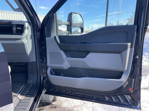 Used 2023 Ford F550 4x4 SuperCab Super Duty w/ Snow Plow Prep Package image 9