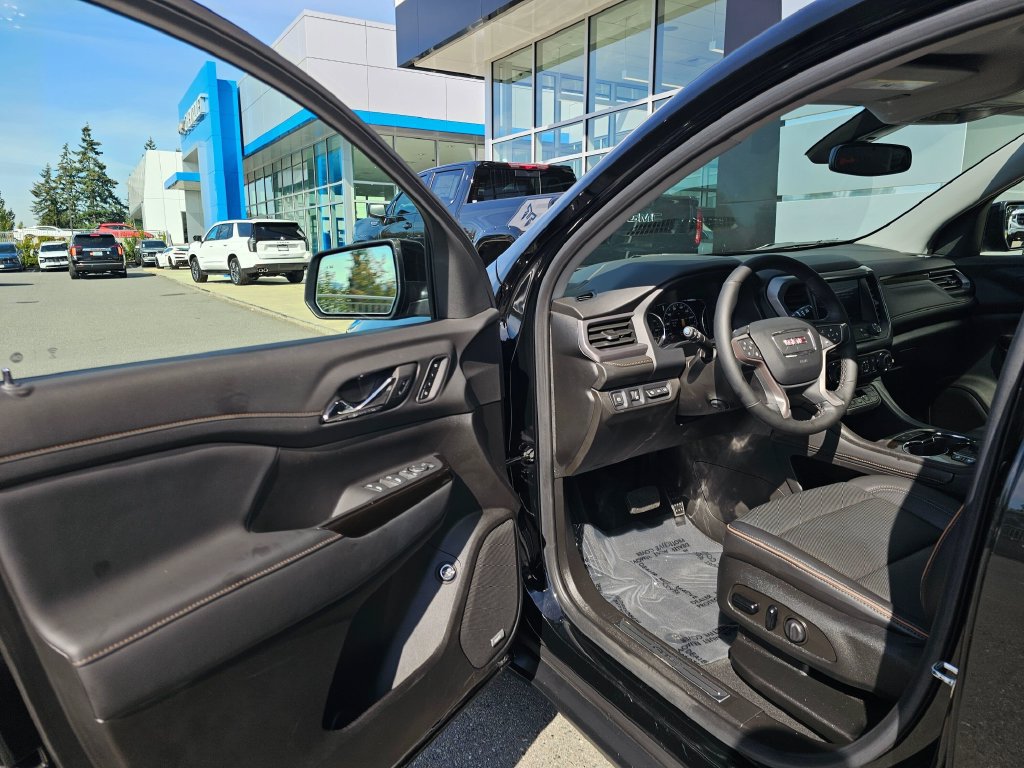 Used 2023 GMC Acadia AT4 w/ Technology Package AWD/4WD image 20