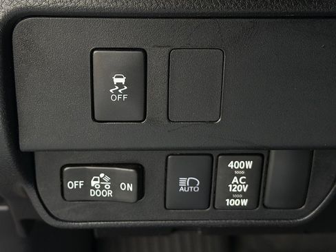 Used 2023 Toyota Tacoma TRD Off-Road image 21