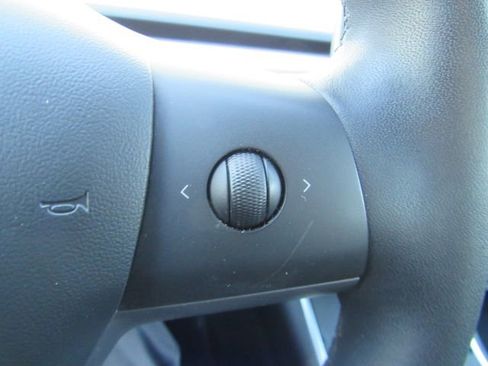 Used 2019 Tesla Model 3 Standard Range image 36