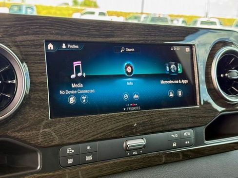 Used 2024 Mercedes-Benz Sprinter 3500 image 40