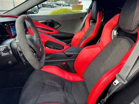 Certified 2024 Chevrolet Corvette Stingray Preferred Cpe w/ Stealth Interior Trim Package image 31