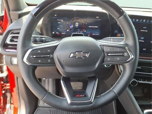 Used 2025 Chevrolet Traverse Z71 w/ Enhanced Driving Package AWD/4WD image 19