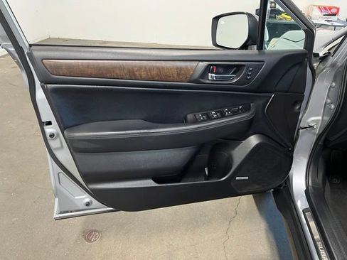 Used 2016 Subaru Outback 2.5i Limited AWD/4WD image 24