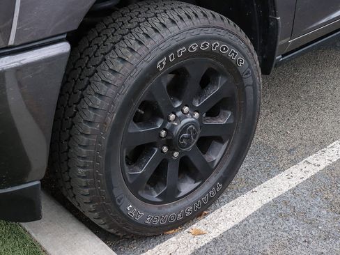 Used 2025 RAM 3500 Laramie AWD/4WD image 4