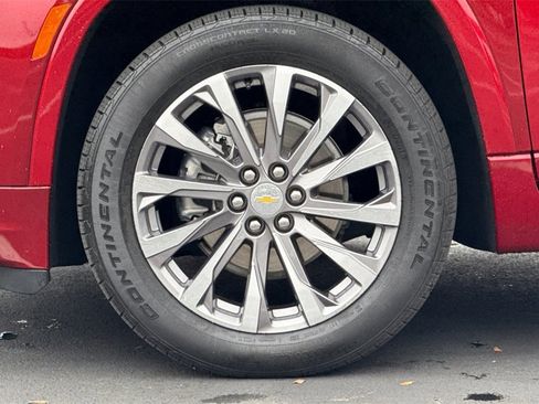 Used 2023 Chevrolet Traverse Premier image 14