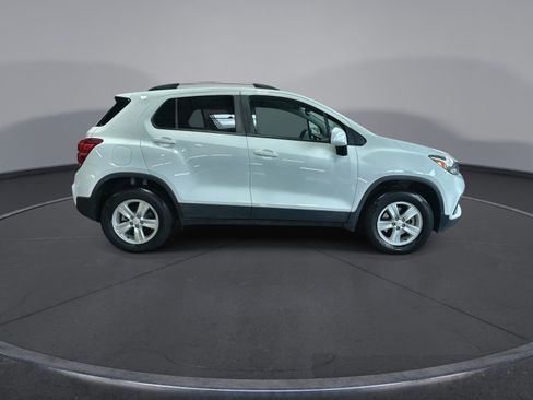 Used 2021 Chevrolet Trax LT AWD/4WD image 15