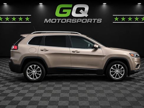 Used 2019 Jeep Cherokee Latitude Plus AWD/4WD image 8