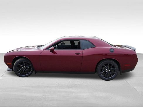 Certified 2022 Dodge Challenger SXT w/ Driver Convenience Group RWD image 9