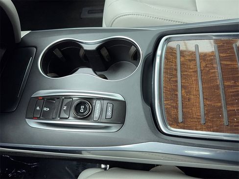 Used 2020 Acura MDX FWD image 27