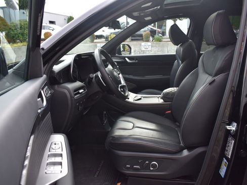 Used 2025 Hyundai Palisade Calligraphy image 18