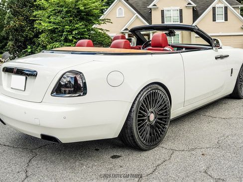 Used 2016 Rolls-Royce Dawn RWD image 8