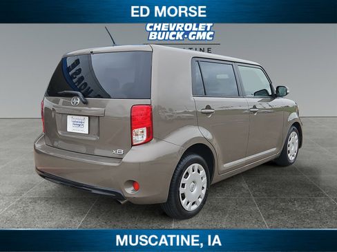 Used 2014 Scion xB FWD image 5